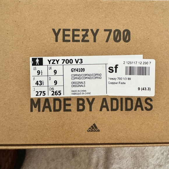 Yeezy 700 9.5 Men’s Copper Fade - Picture 3 of 4